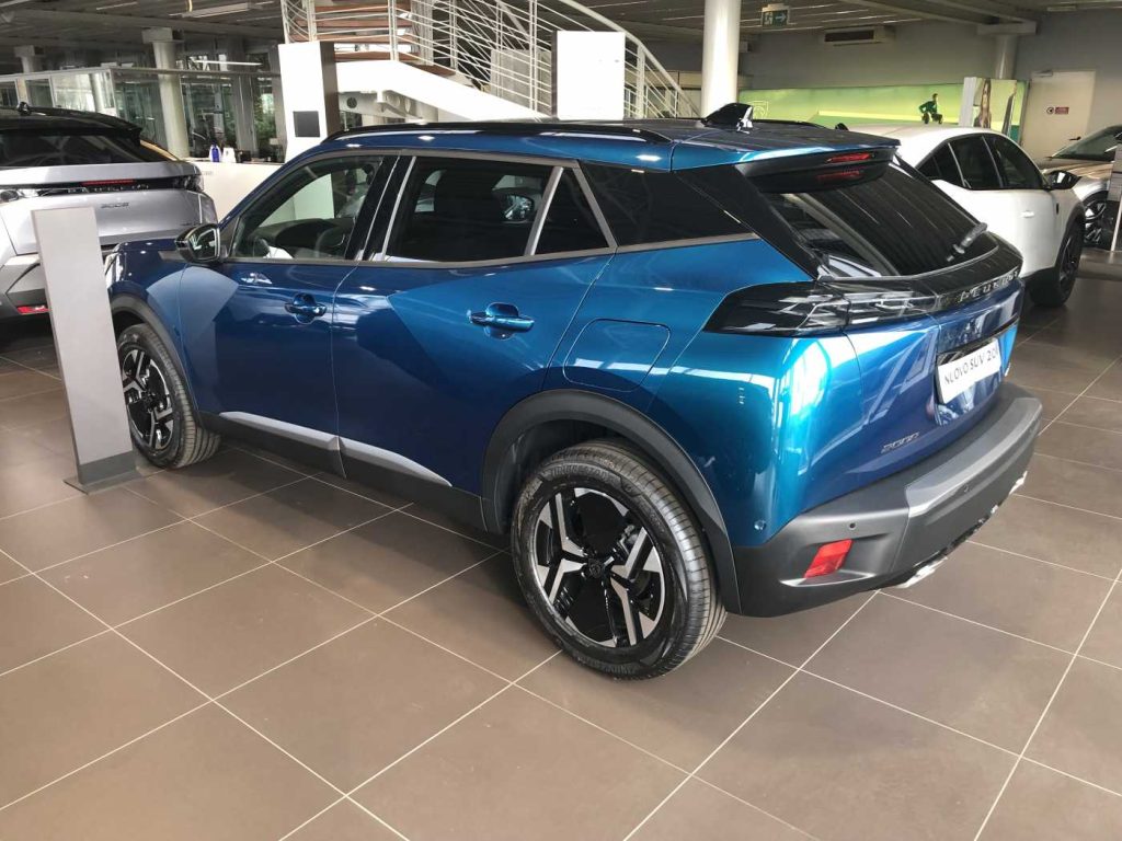 PEUGEOT 2008 Hybrid 145 e-DCS6 Allure - 2