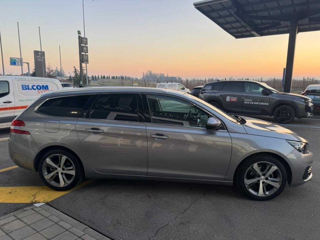 PEUGEOT 308 BlueHDi 130 S&S Allure - 5