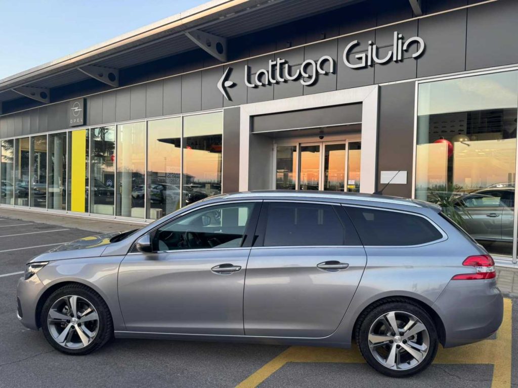 PEUGEOT 308 BlueHDi 130 S&S Allure - 9