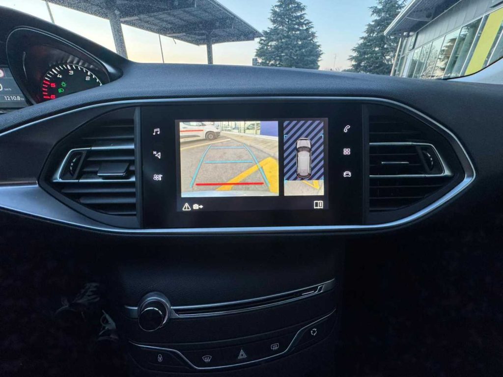 PEUGEOT 308 BlueHDi 130 S&S Allure - 13