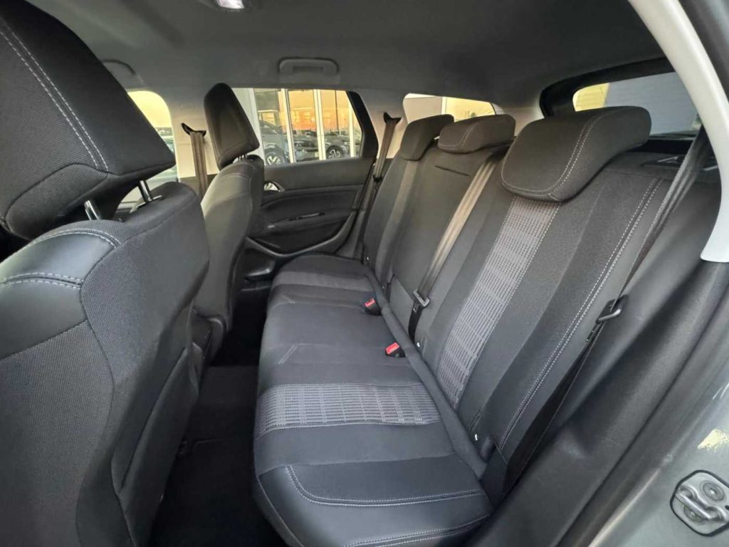 PEUGEOT 308 BlueHDi 130 S&S Allure - 16