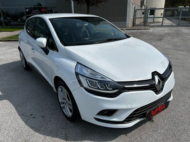 RENAULT Clio Bianco pastello