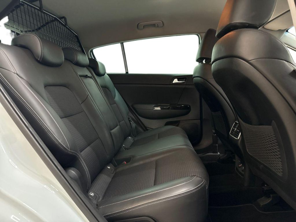 KIA Sportage 1.6 CRDI 115 CV 2WD Mild Hybrid Business Class - 11