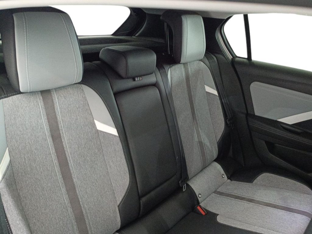 OPEL Astra 1.5 Turbo Diesel 130 CV AT8 Elegance - 11