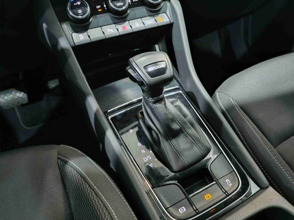 SKODA Karoq 2.0 TDI EVO SCR 115 CV DSG Executive - 16