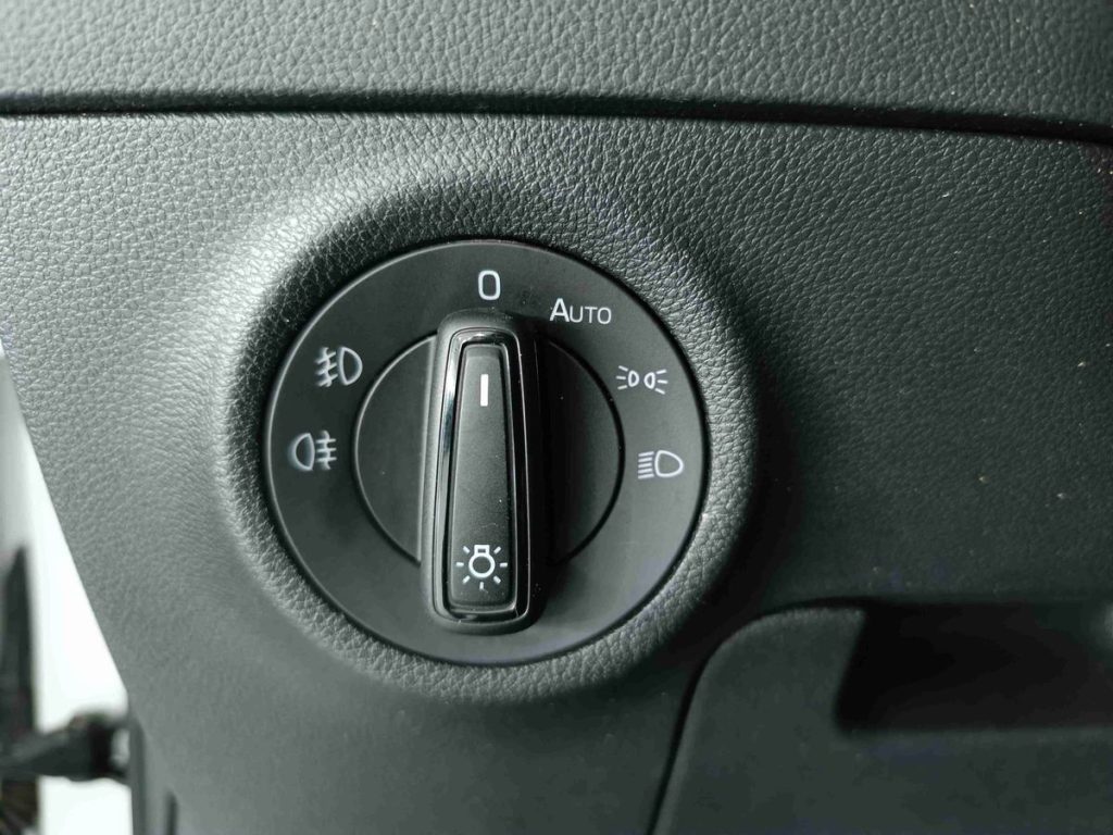 SKODA Karoq 2.0 TDI EVO SCR 115 CV DSG Executive - 18