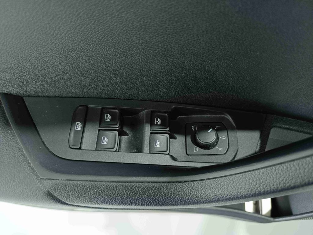 SKODA Karoq 2.0 TDI EVO SCR 115 CV DSG Executive - 20