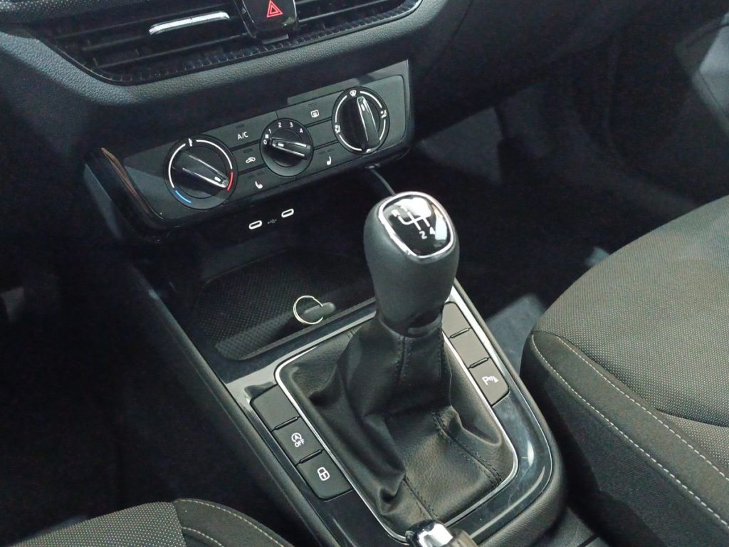 SKODA Fabia 1.0 MPI 80 CV 130 Edition - 8