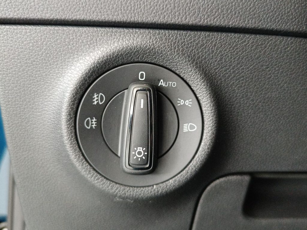 SKODA Karoq 2.0 TDI EVO SCR 115 CV DSG Executive - 18