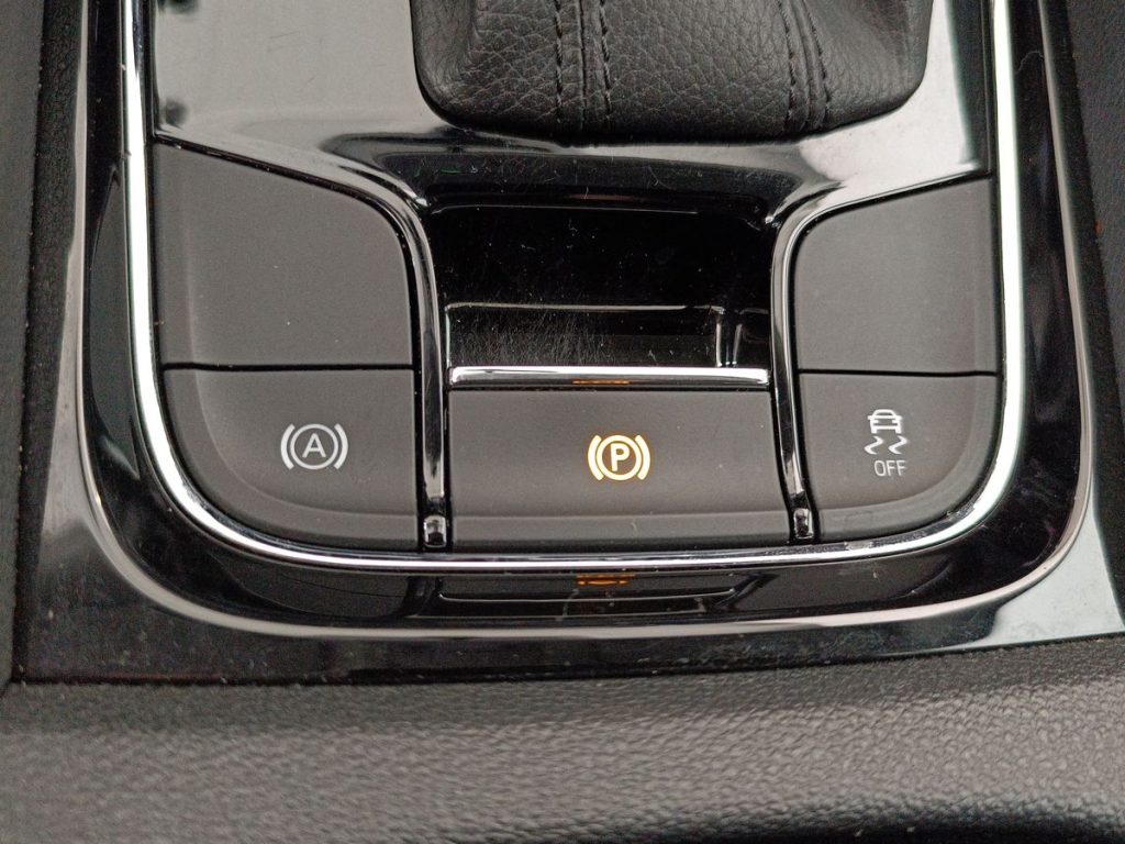 SKODA Karoq 2.0 TDI EVO SCR 115 CV DSG Executive - 22