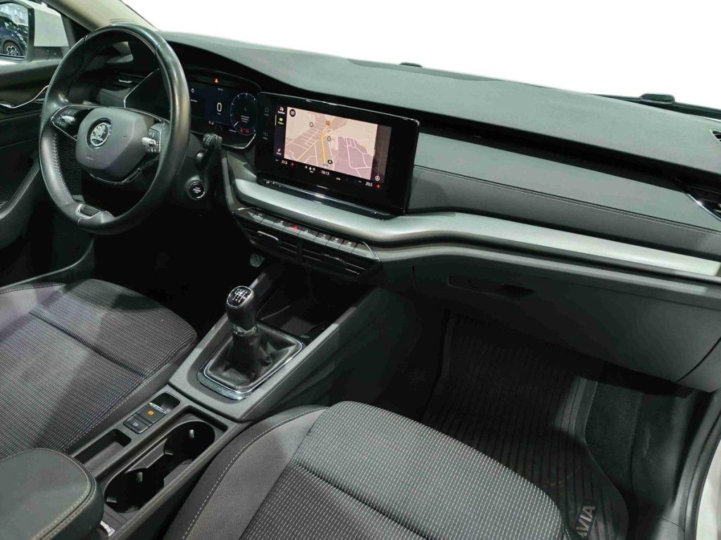 SKODA Octavia 2.0 TDI EVO SCR 150 CV Wagon Executive - 9