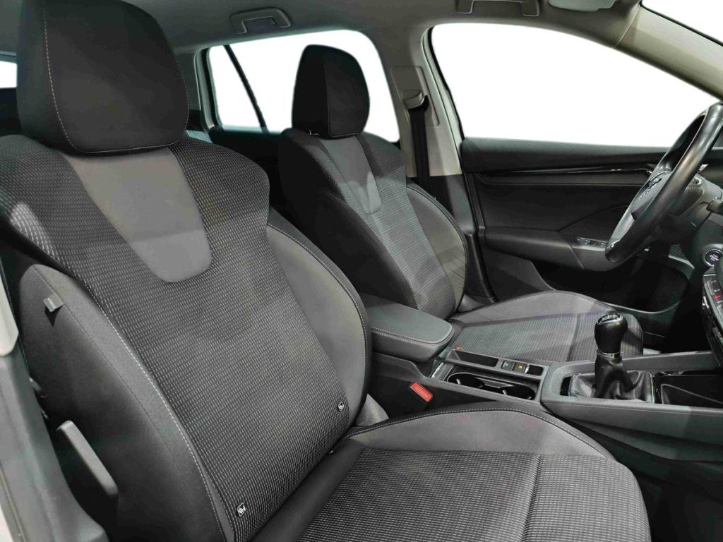 SKODA Octavia 2.0 TDI EVO SCR 150 CV Wagon Executive - 10