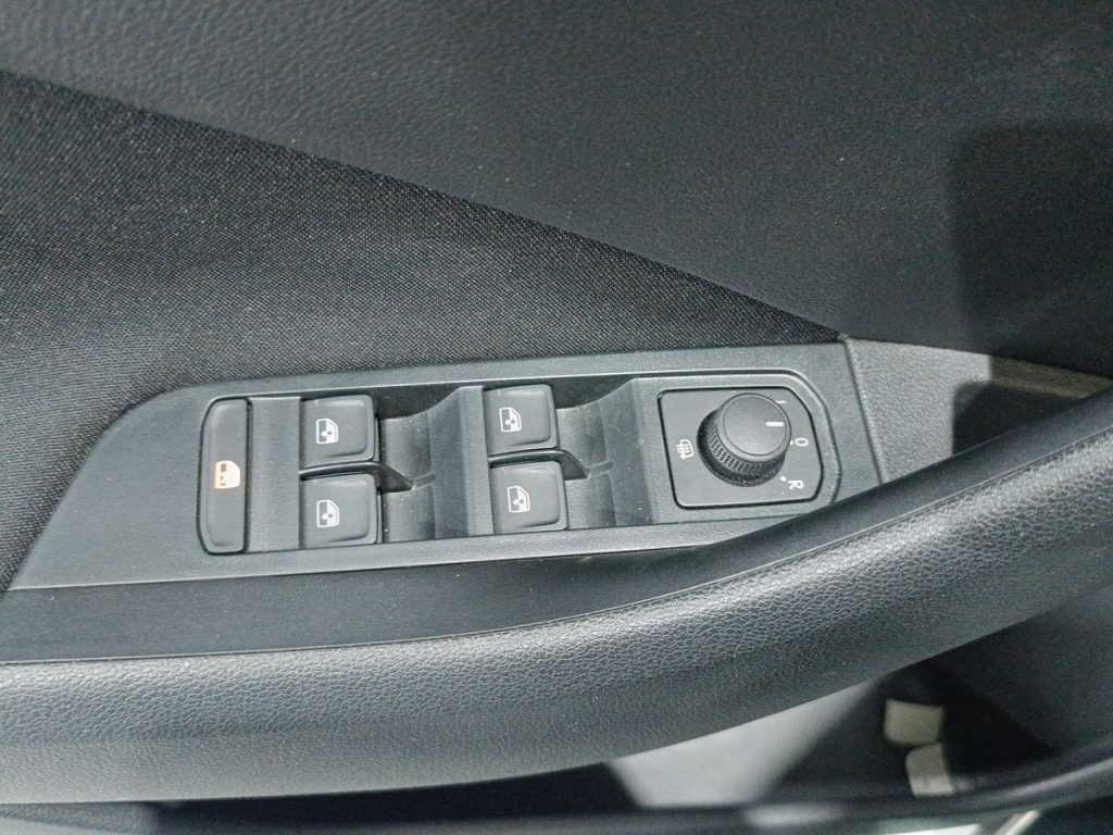 SKODA Kamiq 1.0 TSI 115 CV DSG Black Dots - 20