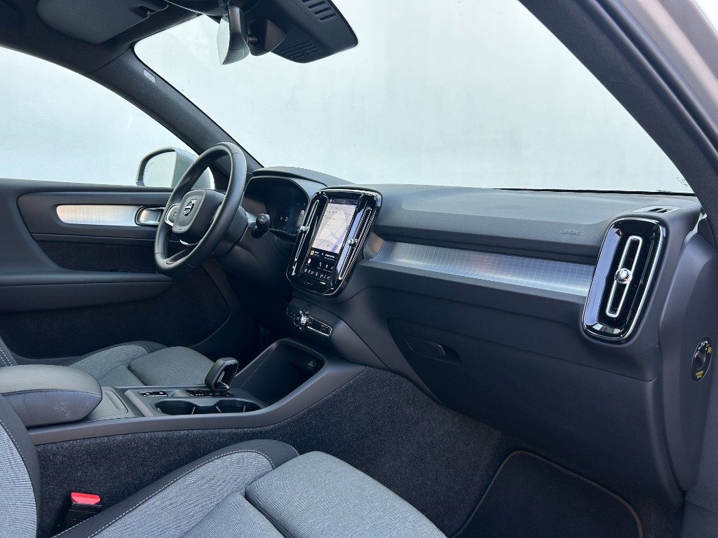 VOLVO XC40 B3 automatico Core - Foto 4
