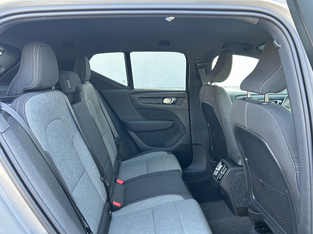 VOLVO XC40 B3 automatico Core - Foto 6