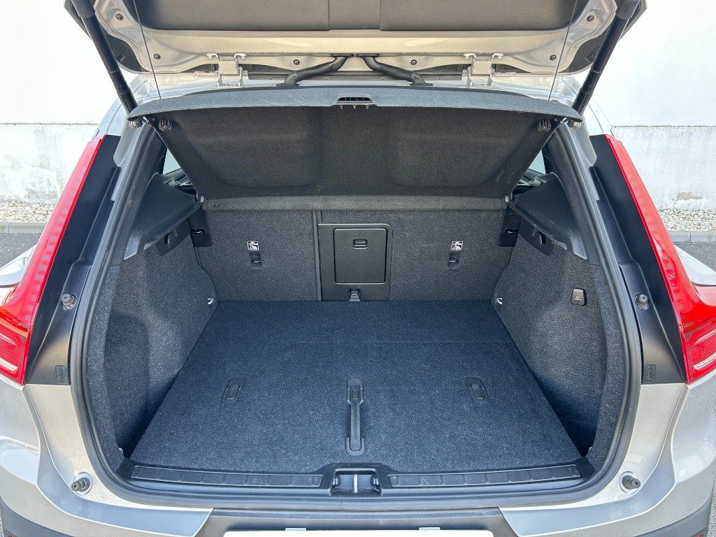 VOLVO XC40 B3 automatico Core - Grid Foto 14