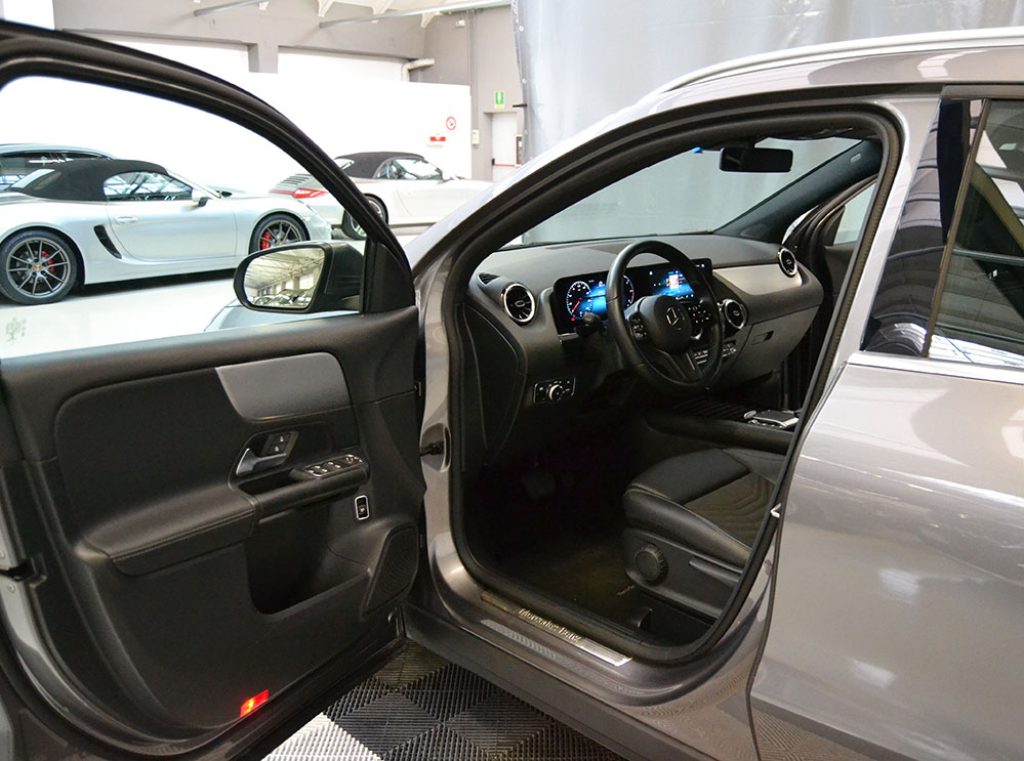 MERCEDES-BENZ GLA 180 d Automatic Executive Service M.B. ** - 2