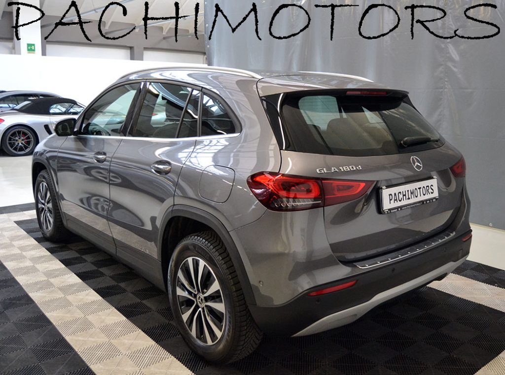 MERCEDES-BENZ GLA 180 d Automatic Executive Service M.B. ** - 20