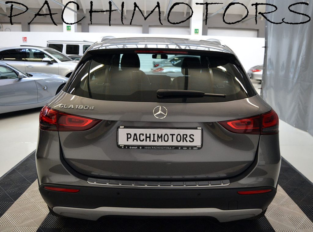 MERCEDES-BENZ GLA 180 d Automatic Executive Service M.B. ** - 19