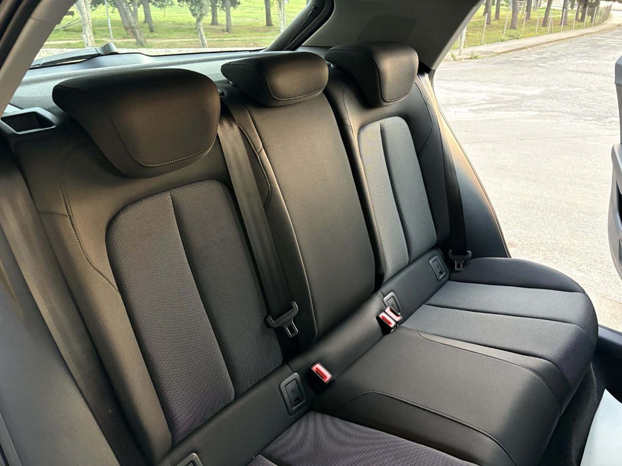 AUDI Q2 30 TDI Business CERCHI DA18 - 20