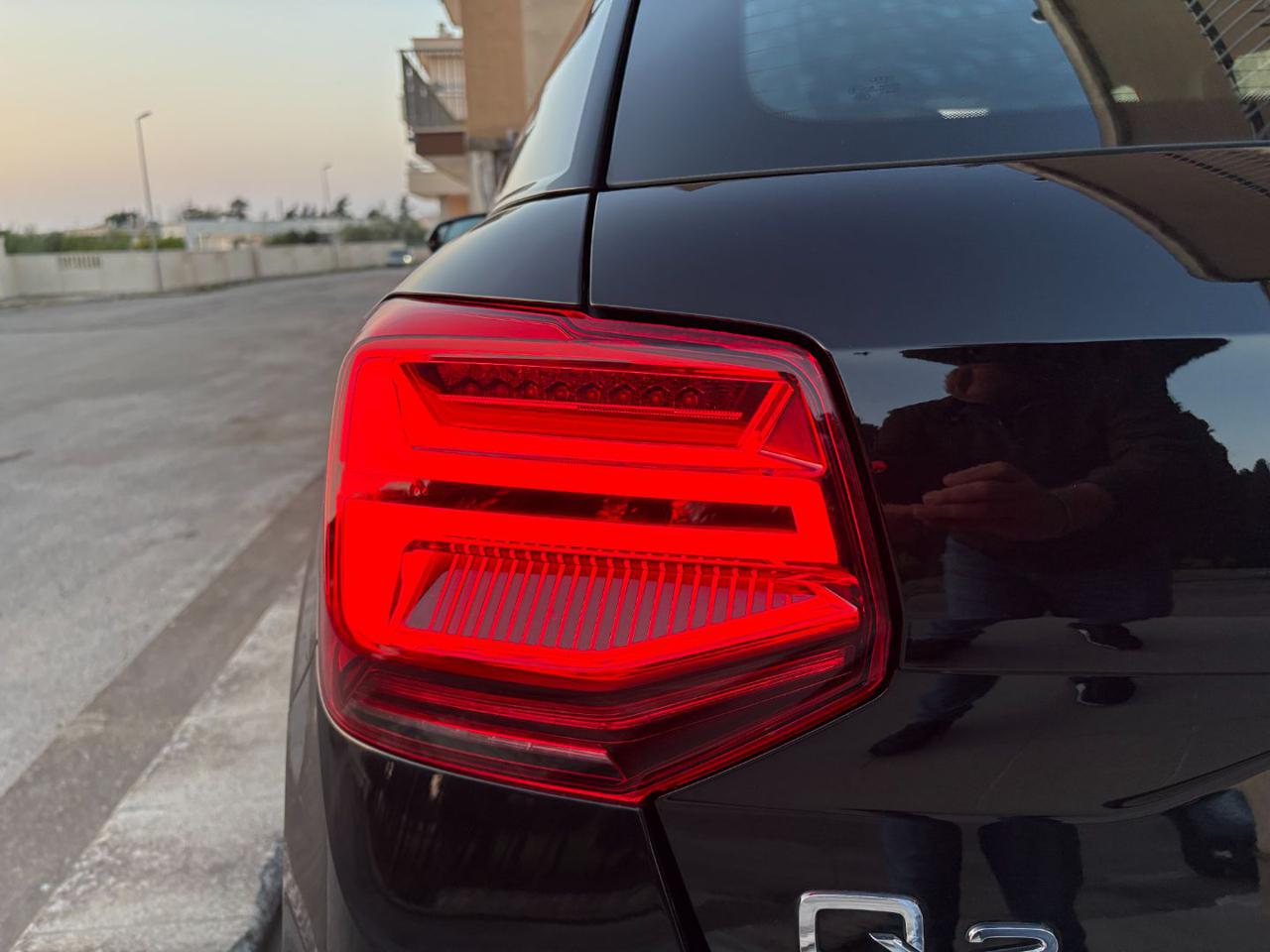 AUDI Q2 30 TDI Business CERCHI DA18 - 24