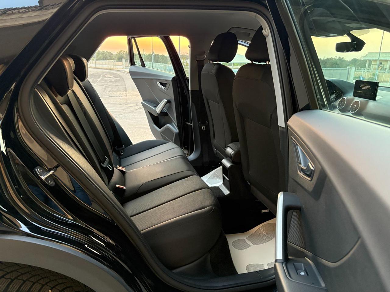 AUDI Q2 30 TDI Business CERCHI DA18 - 11