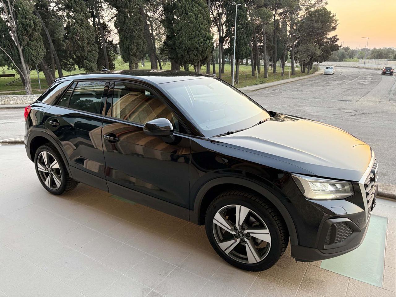 AUDI Q2 30 TDI Business CERCHI DA18 - 3