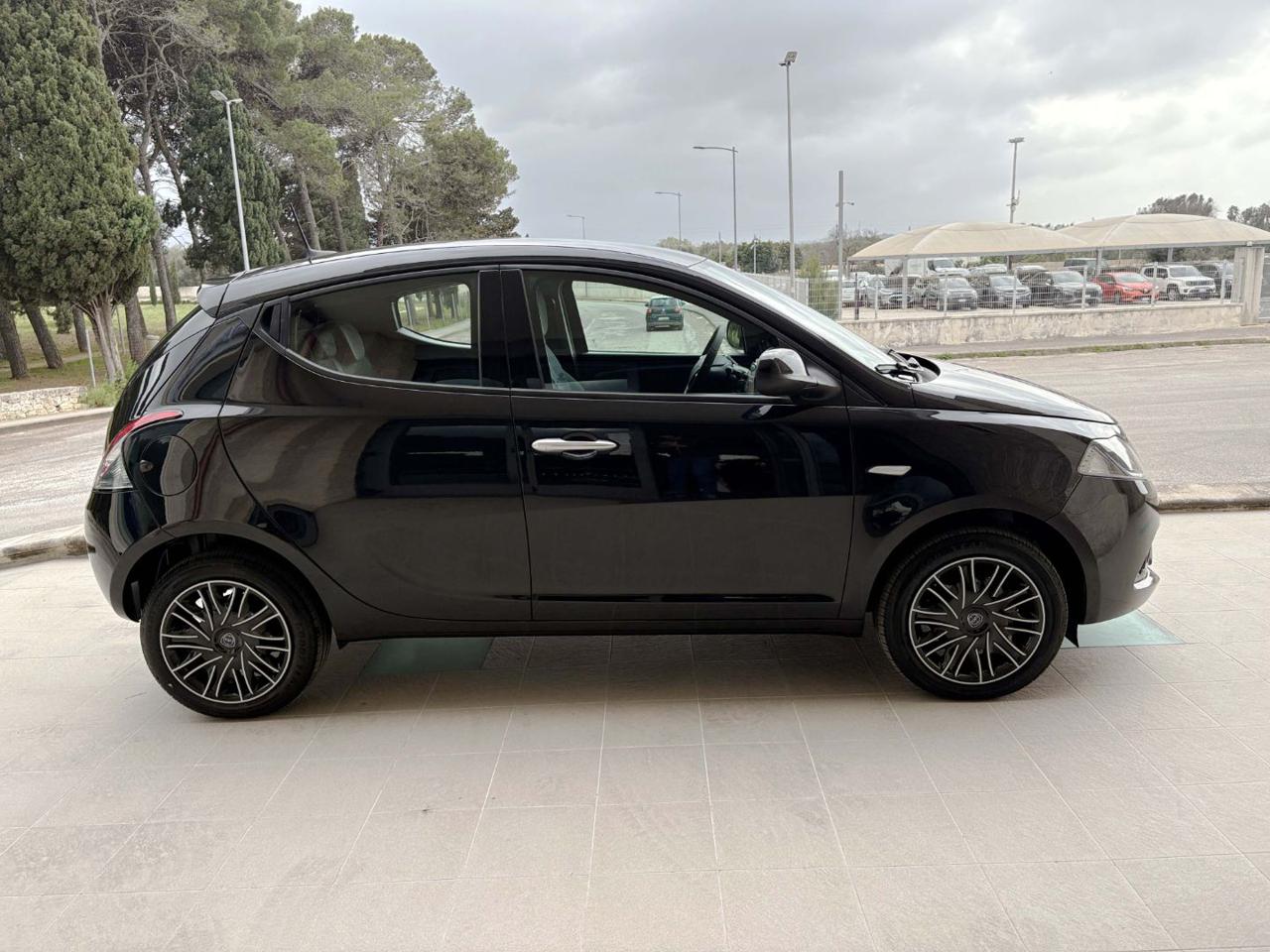LANCIA Ypsilon 1.0 FireFly 5 porte S&S Hybrid Gold 5 posti. - 4