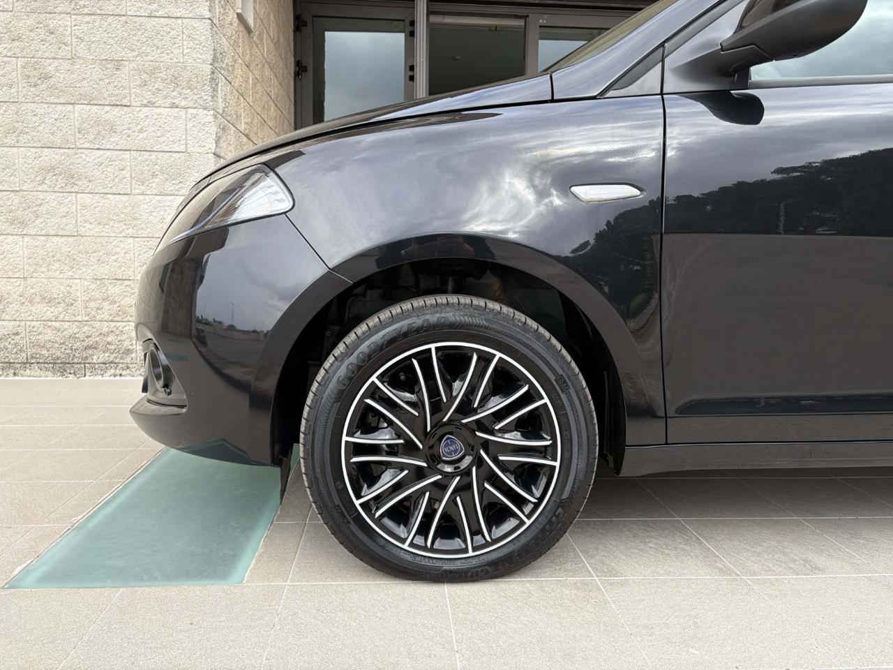 LANCIA Ypsilon 1.0 FireFly 5 porte S&S Hybrid Gold 5 posti. - 28