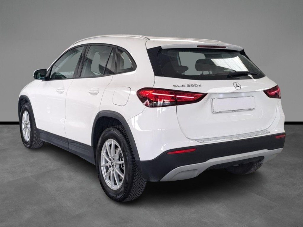 MERCEDES-BENZ GLA 200 d Automatic Business - 3