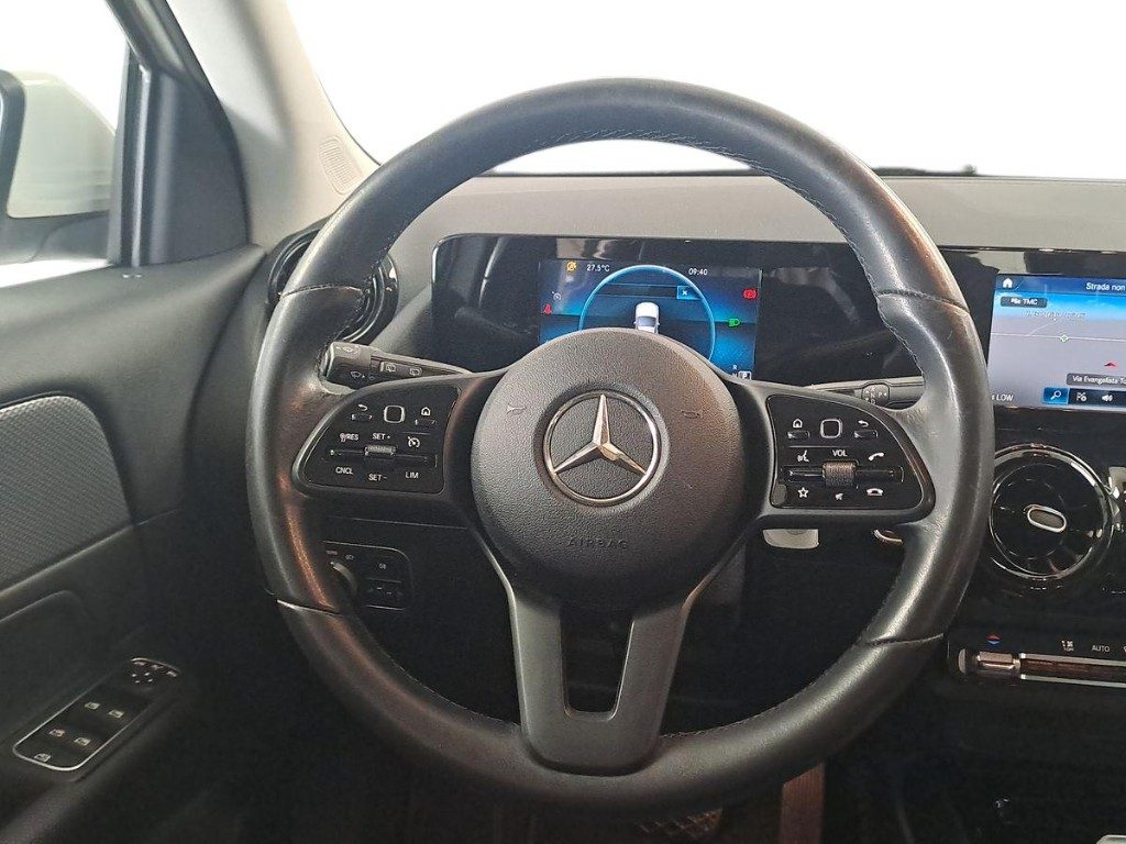 MERCEDES-BENZ GLA 200 d Automatic Business - 11