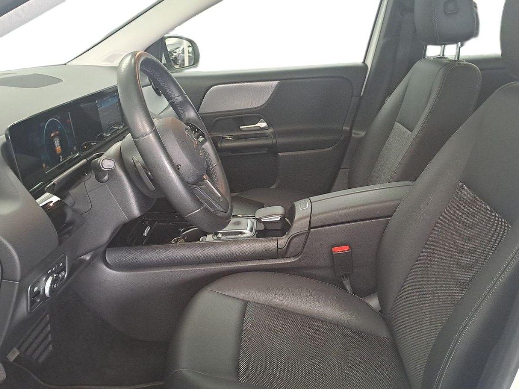 MERCEDES-BENZ GLA 200 d Automatic Business - 9