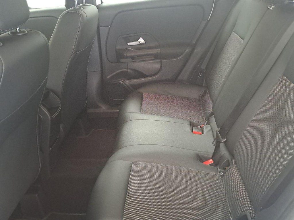 MERCEDES-BENZ GLA 200 d Automatic Business - 10