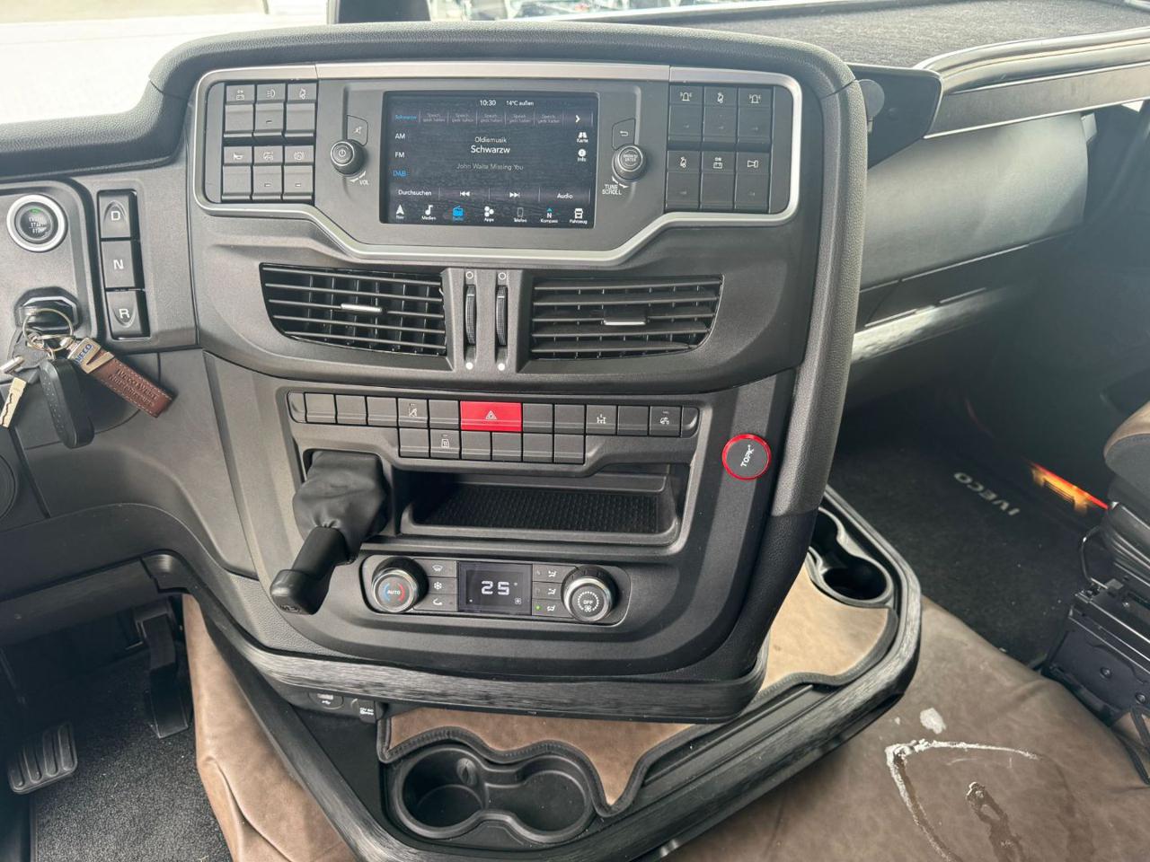 IVECO S-WAY FP LOW DECK - 12