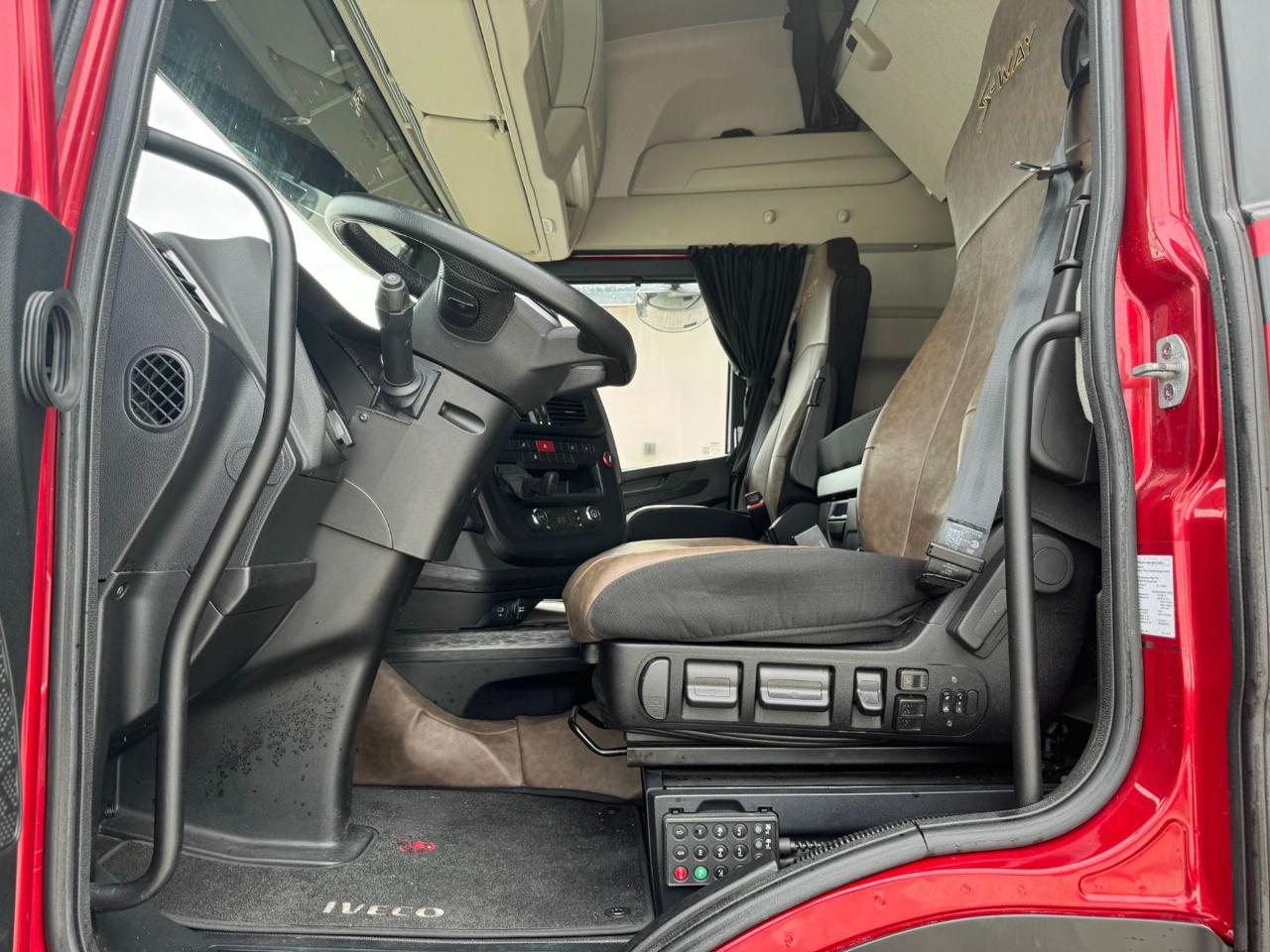 IVECO S-WAY FP LOW DECK - 9