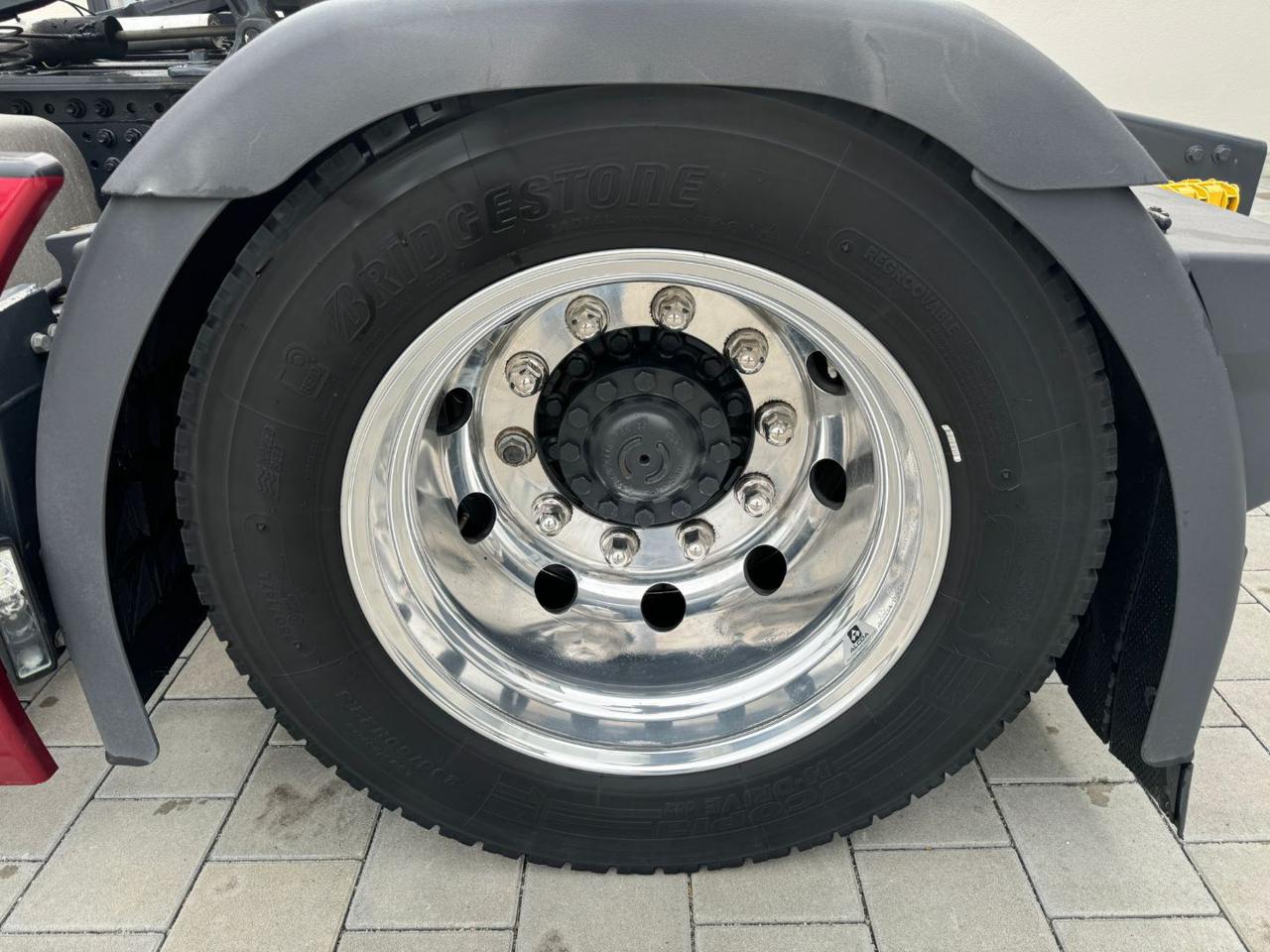 IVECO S-WAY FP LOW DECK - 16