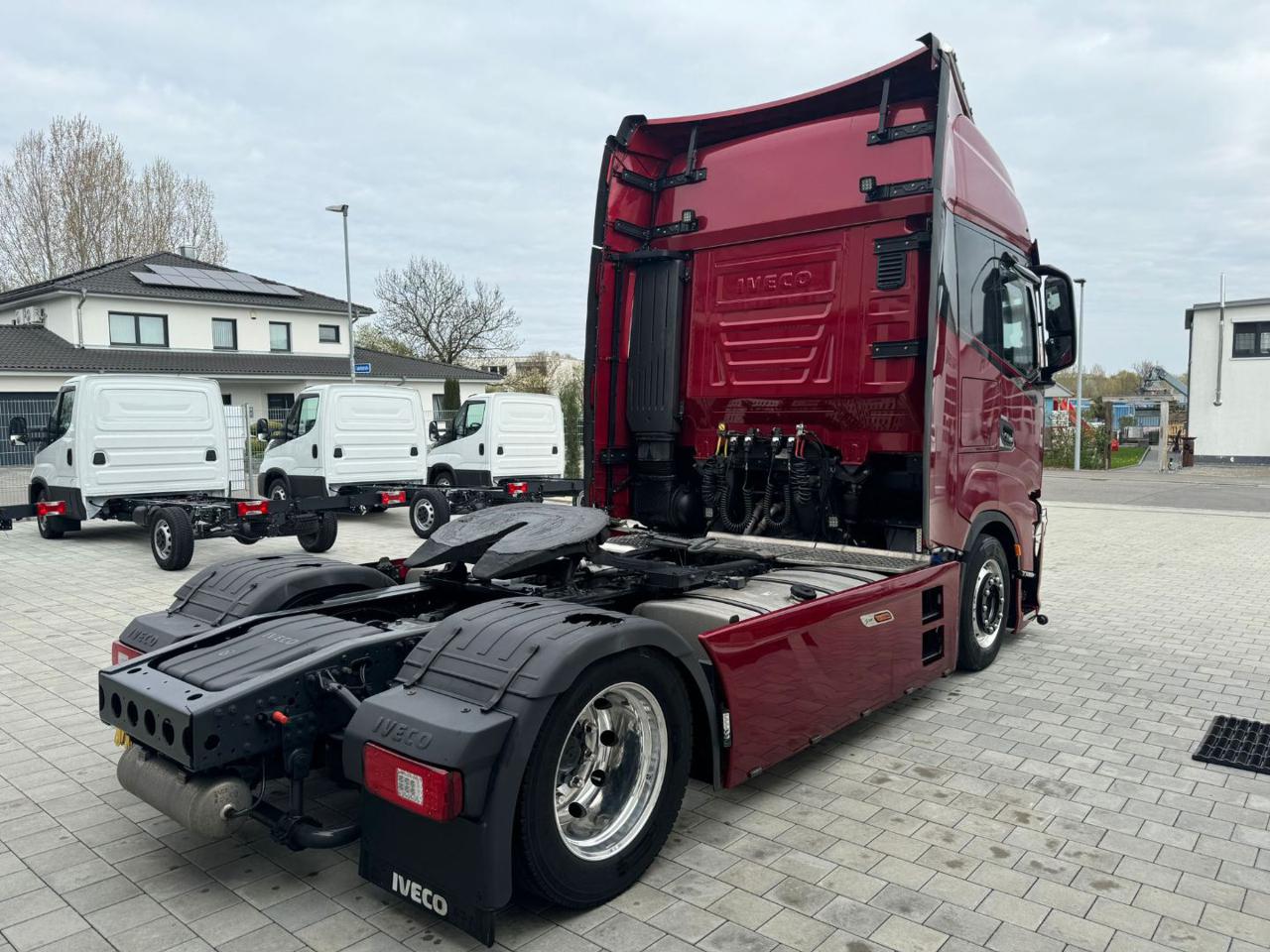 IVECO S-WAY FP LOW DECK - 4