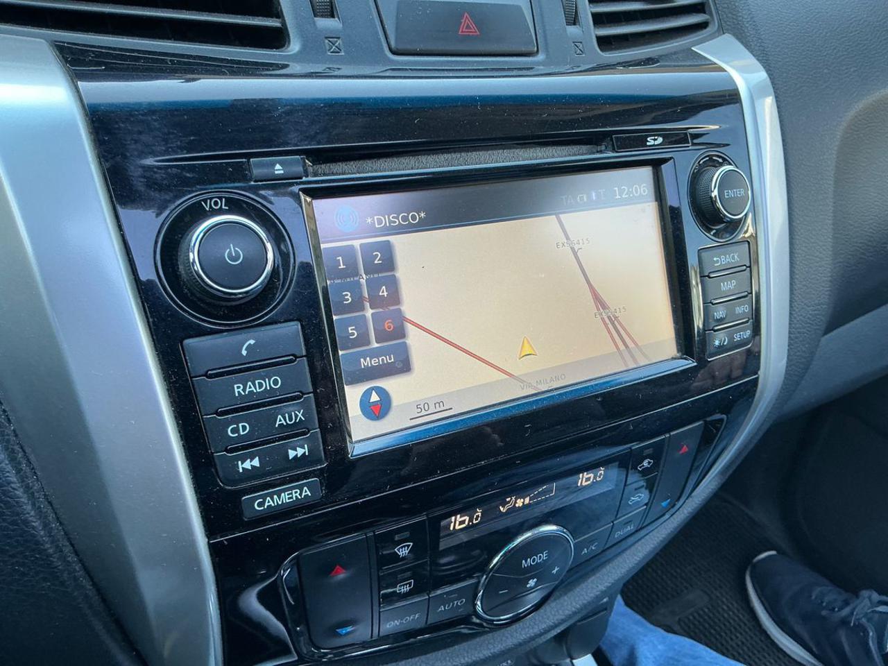 NISSAN Navara 2.5 dCi 190 CV 4WD Double Cab LE CAMBIO AUTOMATICO - 18