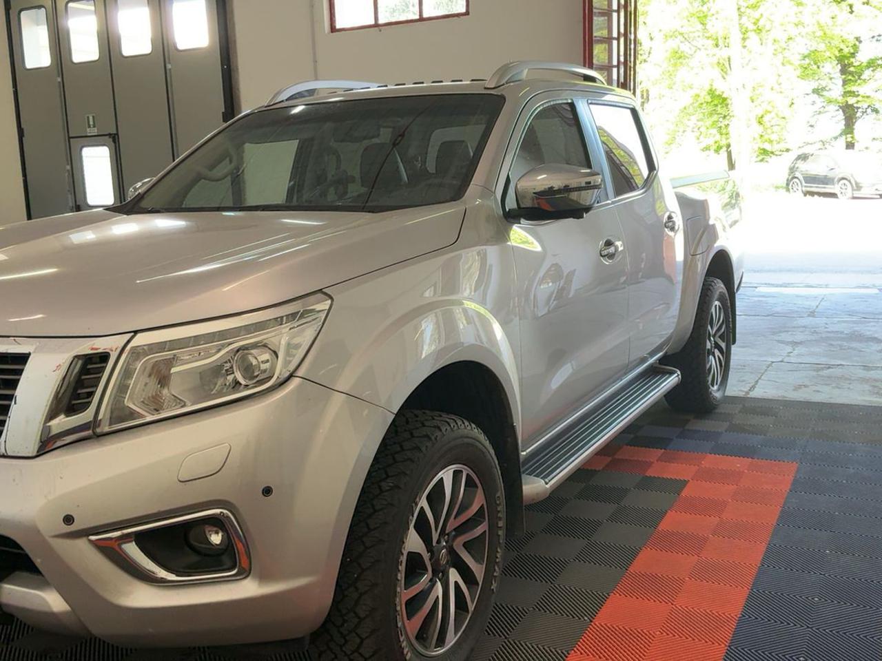 NISSAN Navara 2.5 dCi 190 CV 4WD Double Cab LE CAMBIO AUTOMATICO - 2