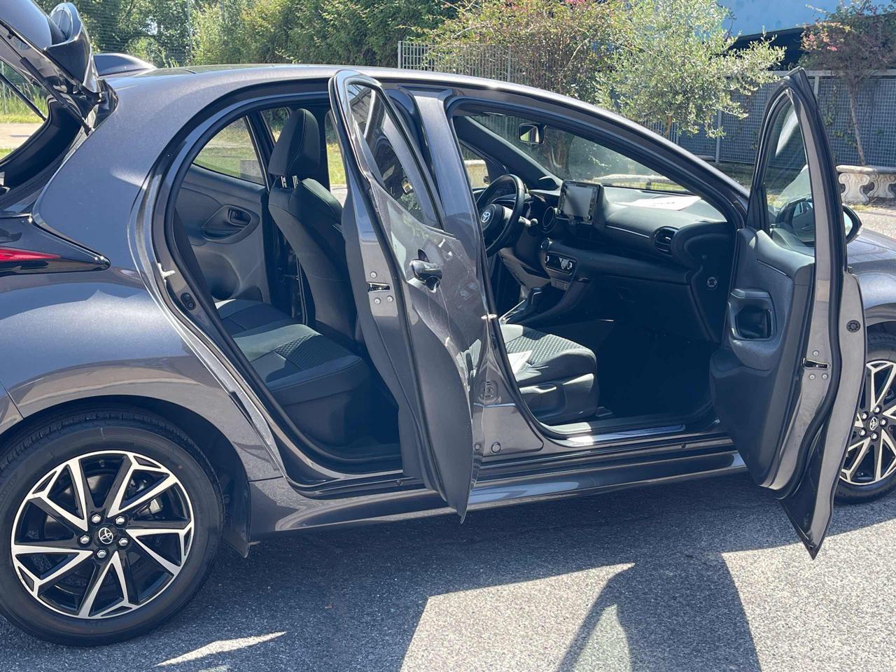 TOYOTA Yaris 1.5 Hybrid 5 porte Automatica Lounge Euro 6D - 22