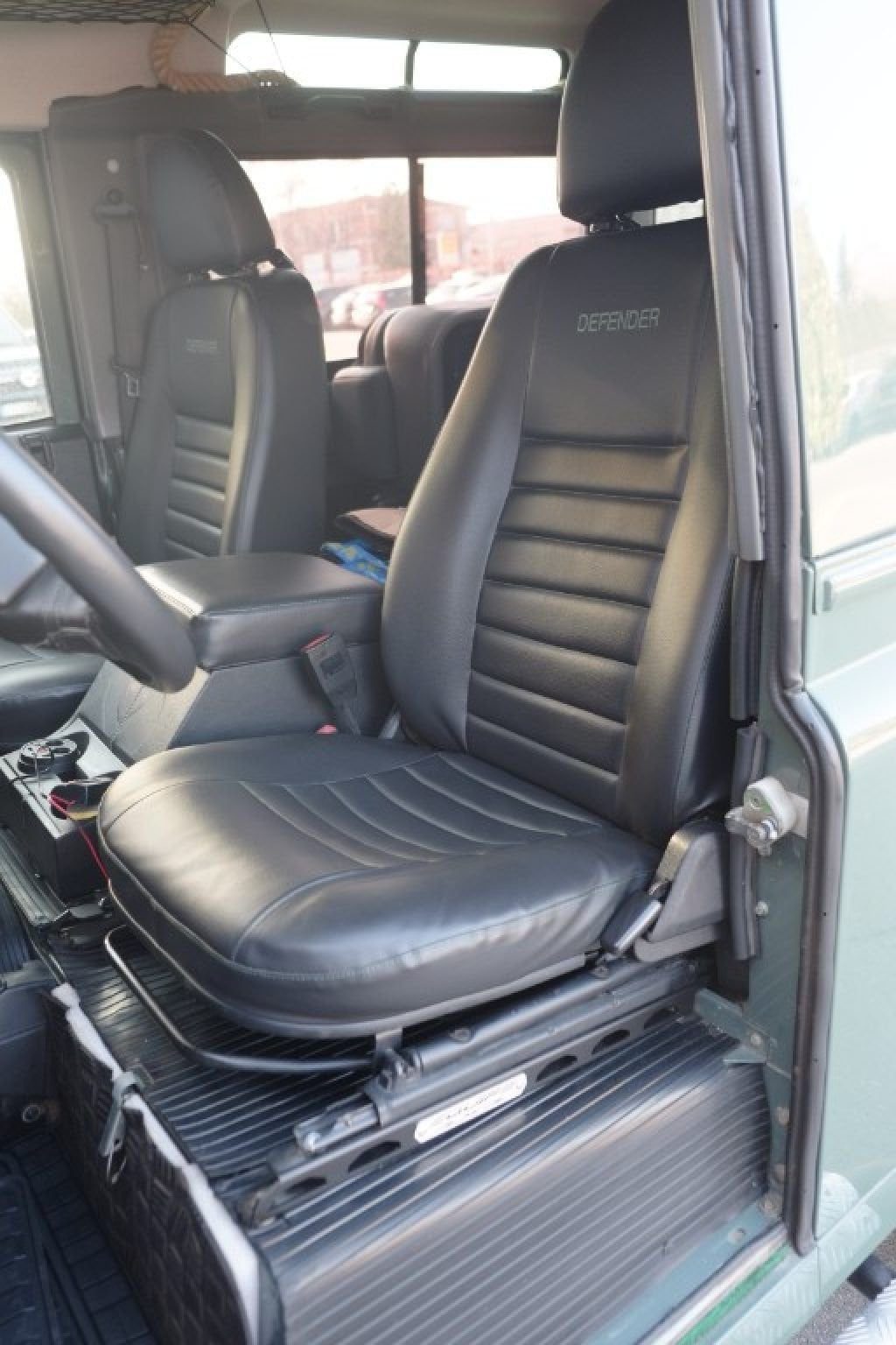 LAND ROVER Defender 90 2.4 TD4 Station Wagon S - 11