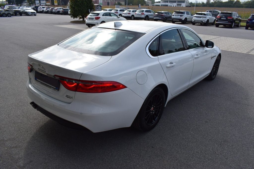 JAGUAR XF 2.0 D 180 CV AWD aut. Prestige - 8