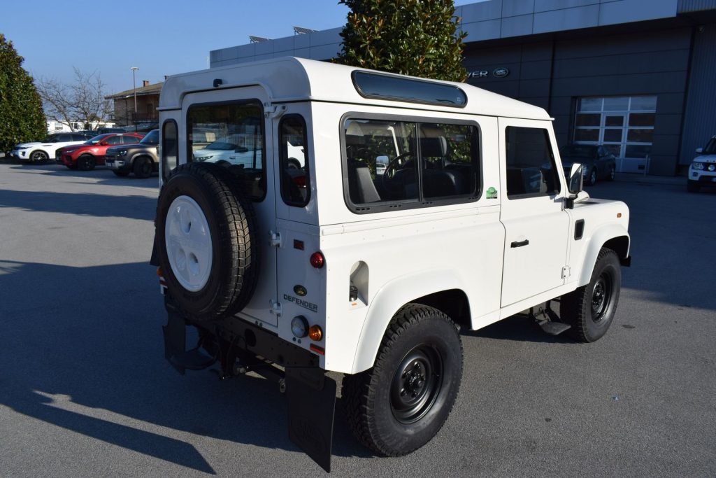 LAND ROVER Defender 90 2.4 TD4 SOLO 69000KM!! - 29