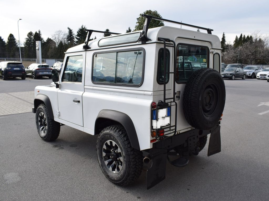 LAND ROVER Defender 90 2.2 TD4 SW- AUTOCARRO N1 NETTO EXPORT - 6