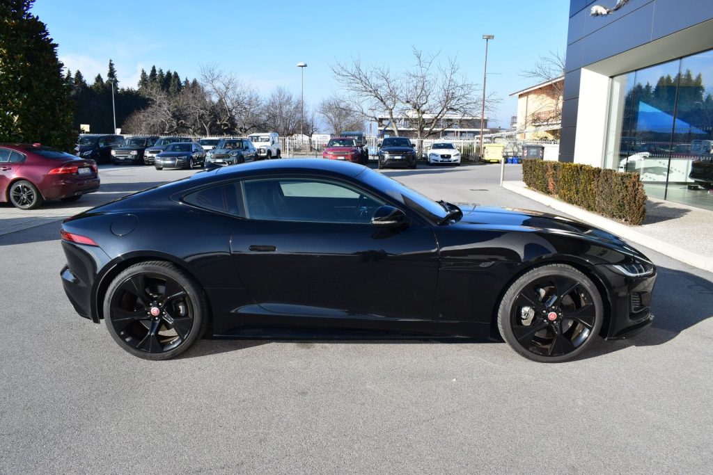 JAGUAR F-Type 2.0 aut. Coupé R-Dynamic BLACK - 5