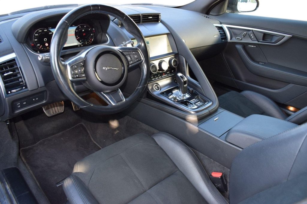 JAGUAR F-Type 2.0 aut. Coupé R-Dynamic BLACK - 9
