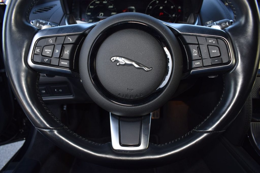 JAGUAR F-Type 2.0 aut. Coupé R-Dynamic BLACK - 10