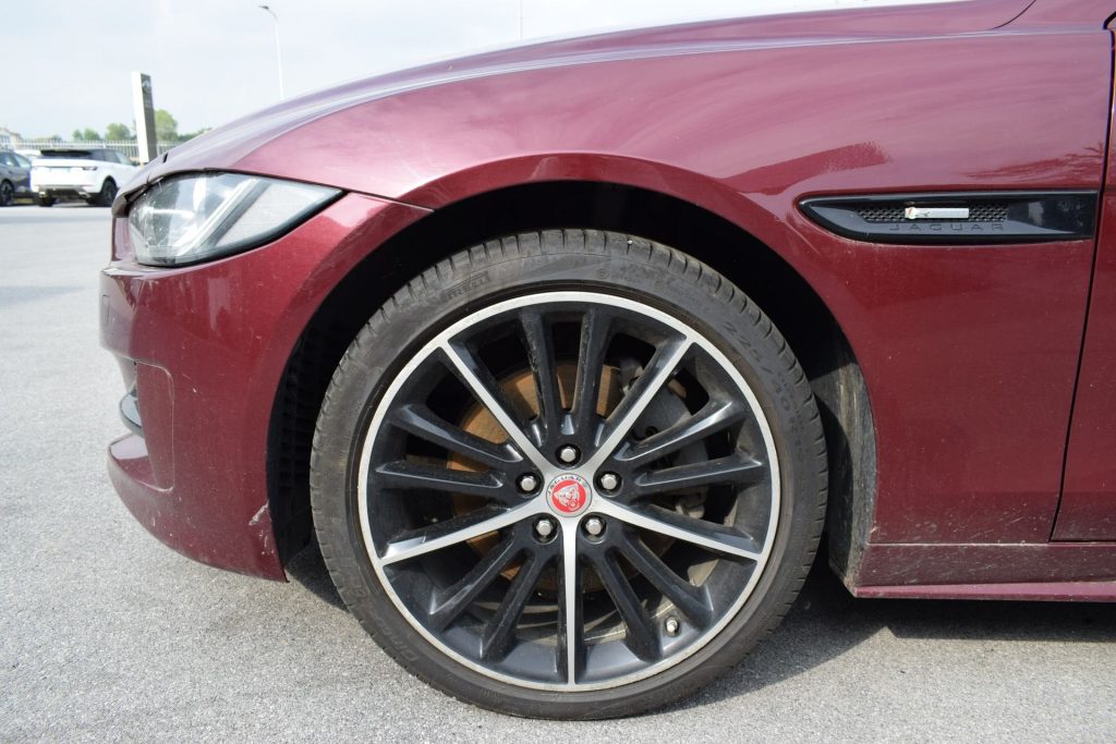 JAGUAR XE 2.0 D Turbo 180 CV AWD AUT. R-SPORT MOTORE DA SOST - 21