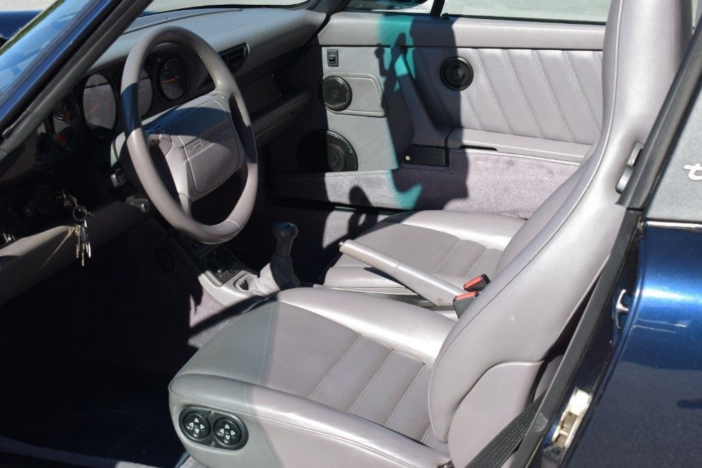 PORSCHE 911 CARRERA 4 TARGA - 13