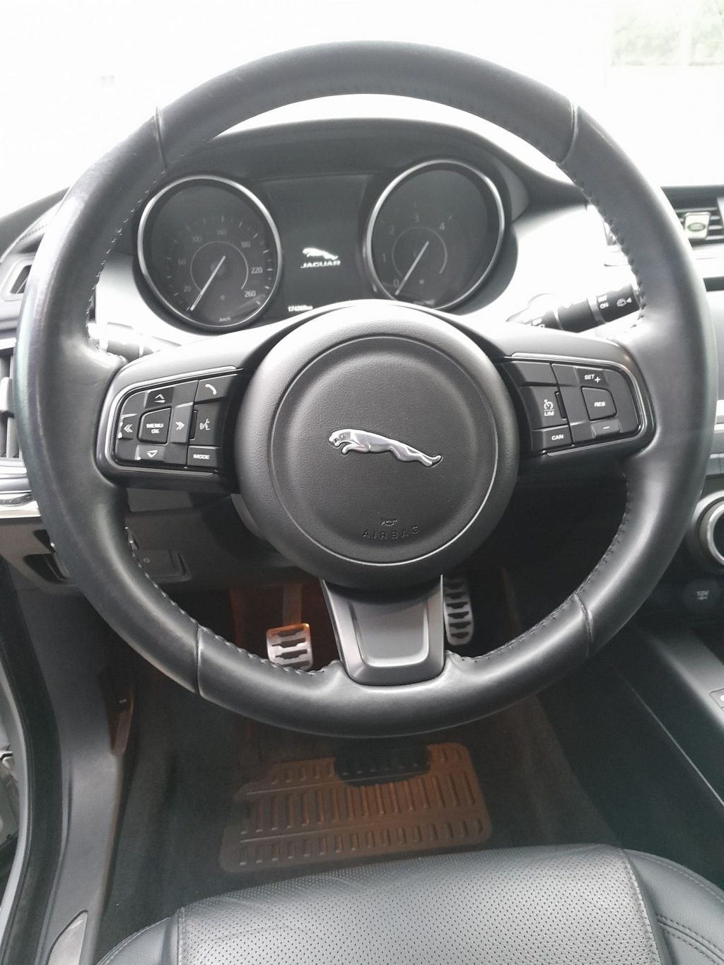 JAGUAR E-Pace E-Pace 2.0D 150 CV MANUALE FWD - 10